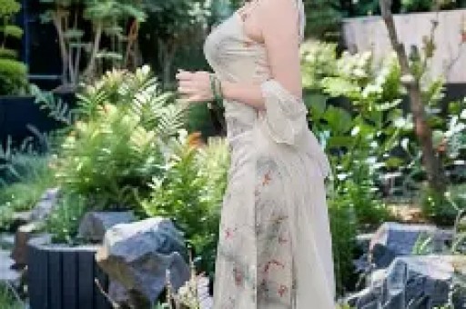 曝知名网红塌房！表面立爱国人设疯狂捞金背地砸6百万移民法国